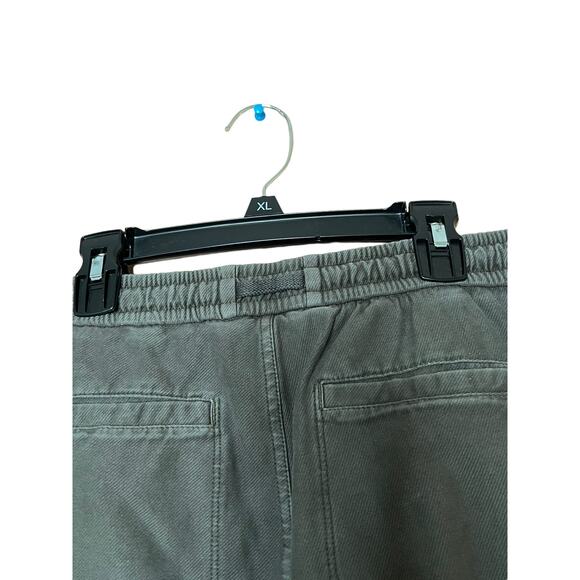 Athleta Farallon Cargo Crop Pants. Cypress color. EUC. Worn once. Size 6 - Picture 8 of 13